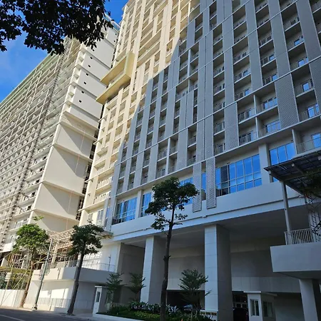 Condo Suite 1 Bedroom Mckinley West Taguig City