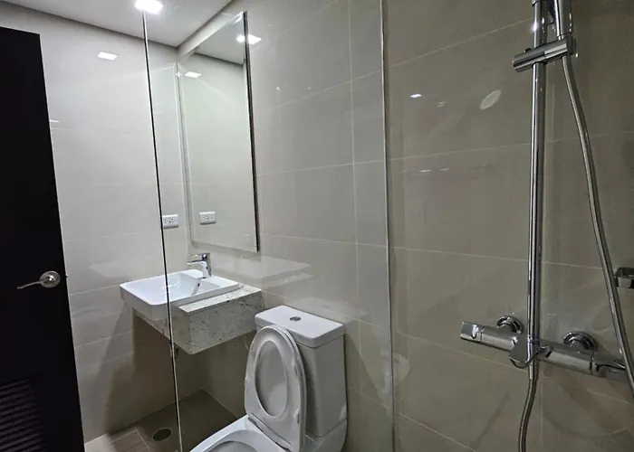 1 Bedroom Mckinley West Taguig Apartment *